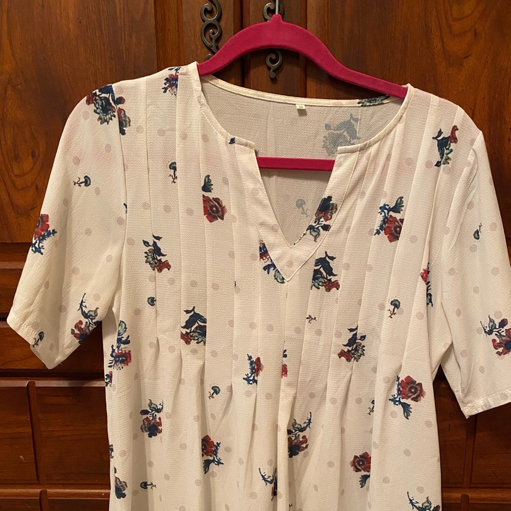 Floral top, size small